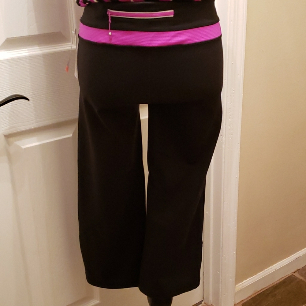 Activewear capri pants